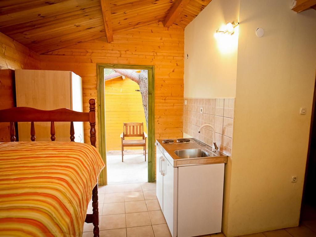 Bungalows Starine Tribunj Трибунь Экстерьер фото